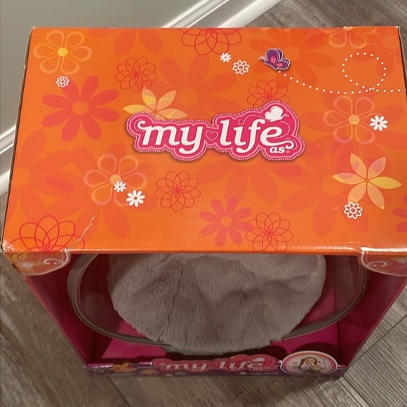 NWT 2017 Retired My Life as a Mini Clear Egg Chair 7” Doll size - Picture 2 of 6